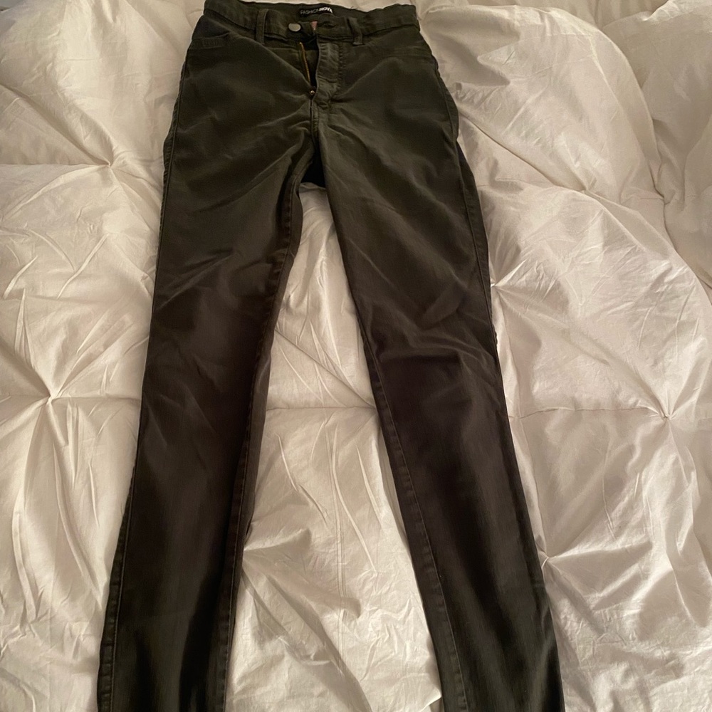 Fashion Nova Size 5 High Rise Jeans